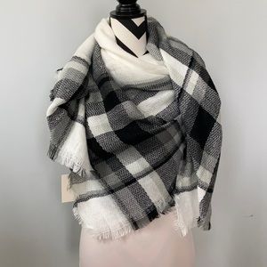 Black & Creamy White Tartan Plaid Blanket Scarf
